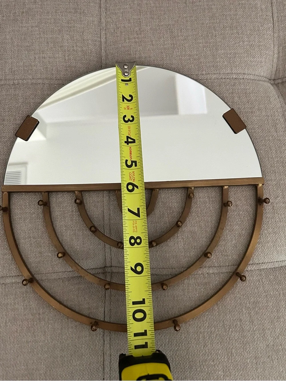 UO Round Jewlery Hanger with Mirror